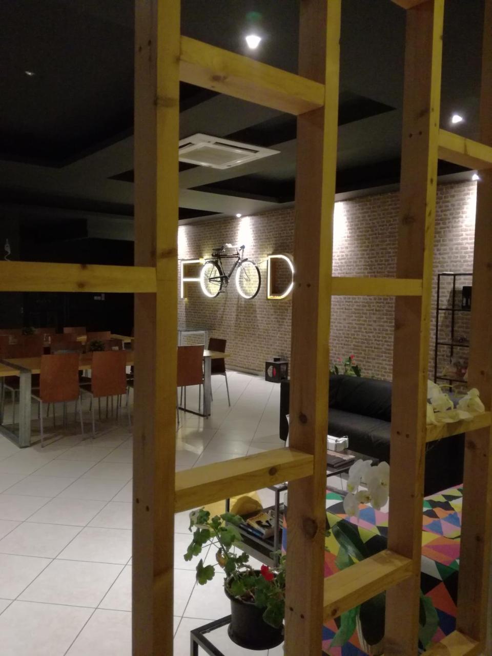 Leonidaion Guesthouse Ancient Olympia Екстер'єр фото Interior of a restaurant in the mall